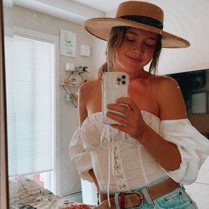 Meet your Posher, Bay